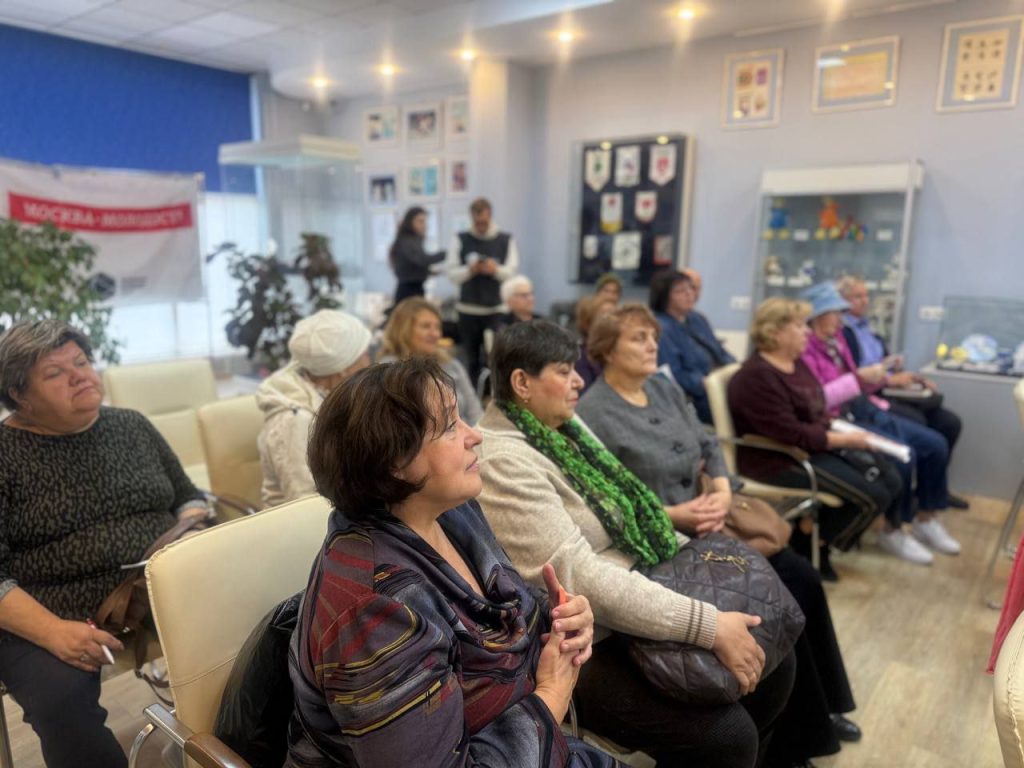 Встреча поколений: сотрудники ГП №209 и ветераны Раменок обсудили здоровье и развитие поликлиники 4